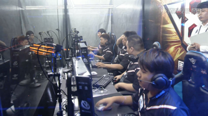 LPL春季赛：TES vs EDG 对决，TES历史优势显著